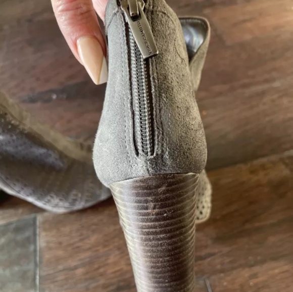 Vince Camuto cranita peep toes booties grey size 9.5 - Picture 3 of 11